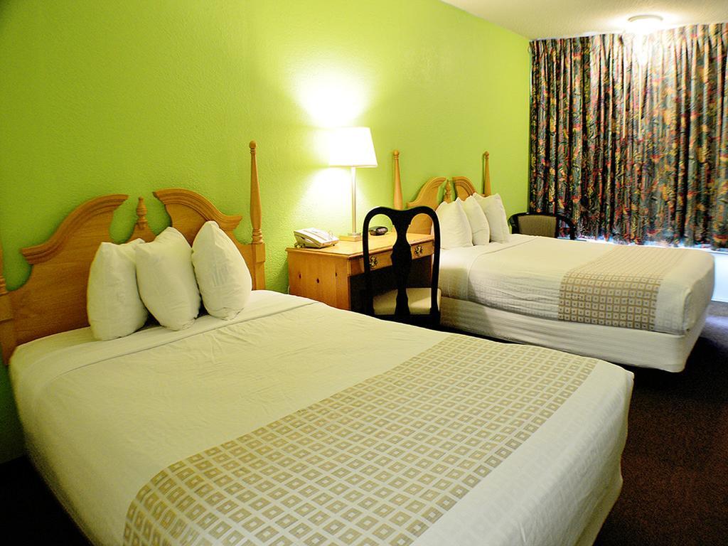 Roomba Inn & Suites At Old Town Kissimmee Eksteriør billede