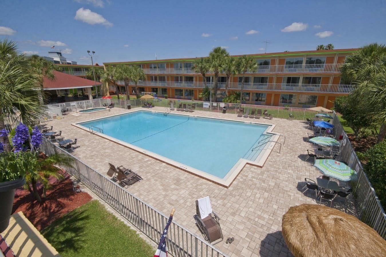 Roomba Inn & Suites At Old Town Kissimmee Eksteriør billede