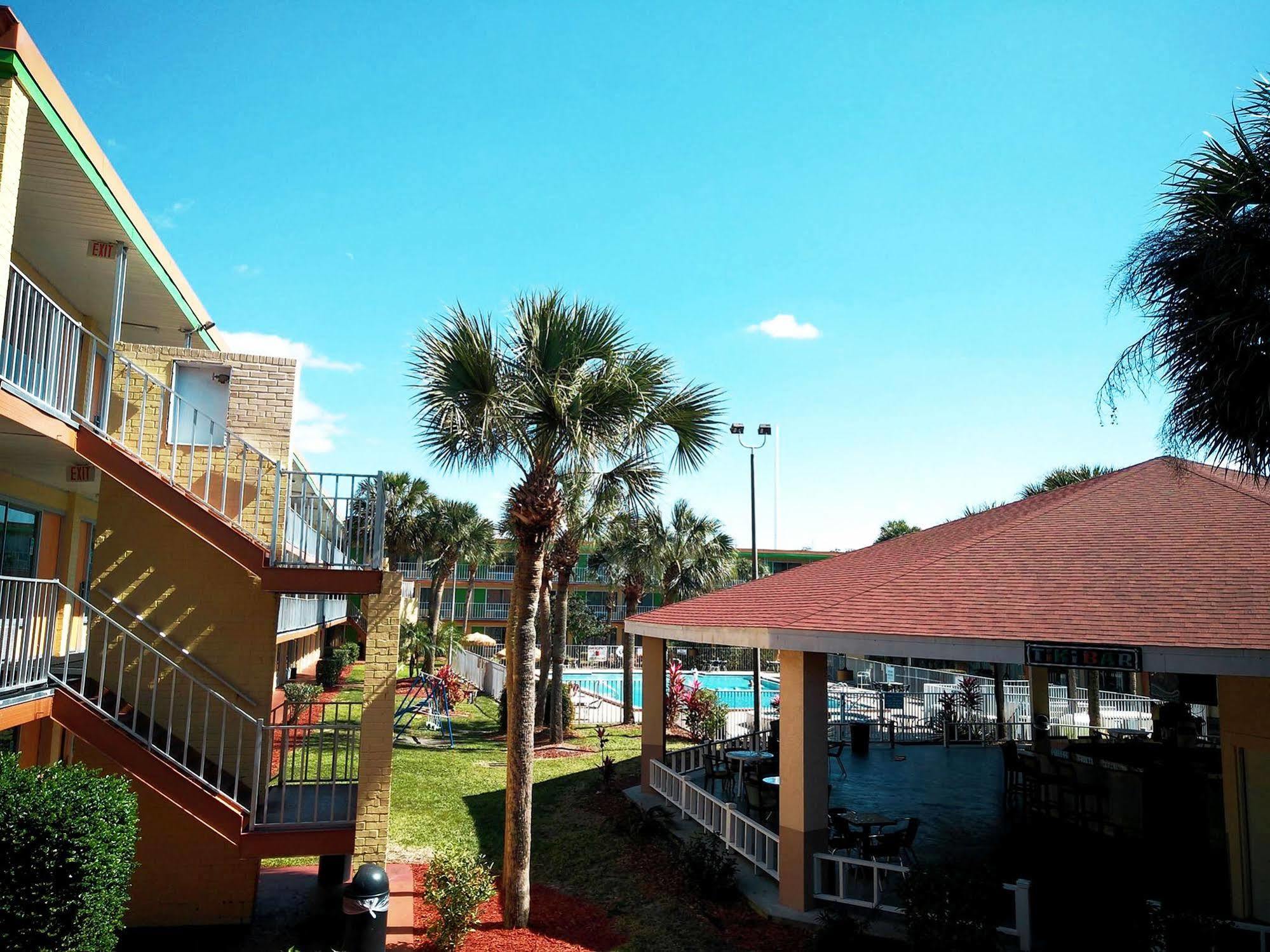 Roomba Inn & Suites At Old Town Kissimmee Eksteriør billede