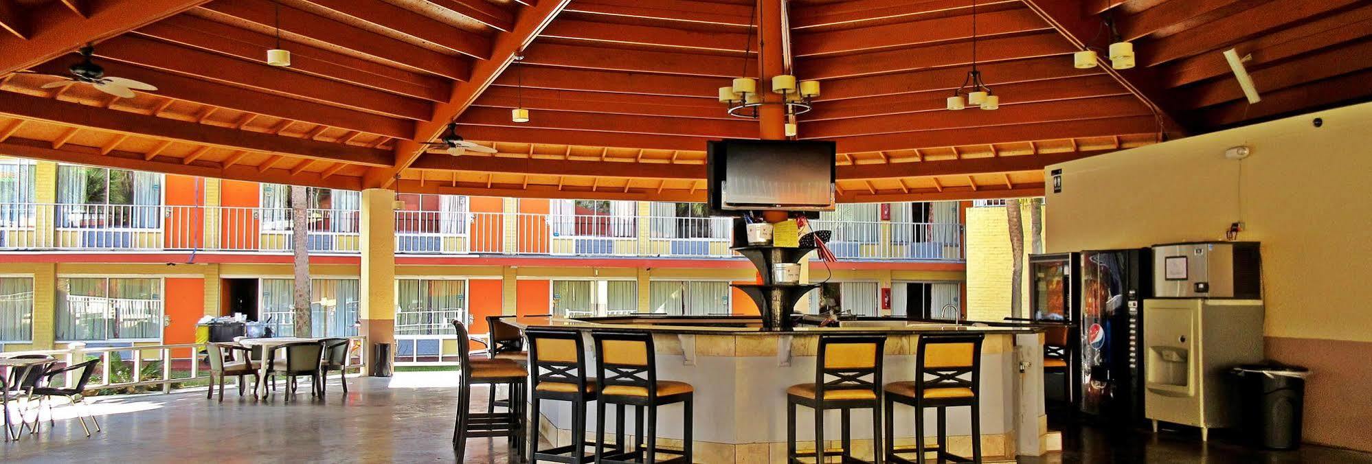 Roomba Inn & Suites At Old Town Kissimmee Eksteriør billede