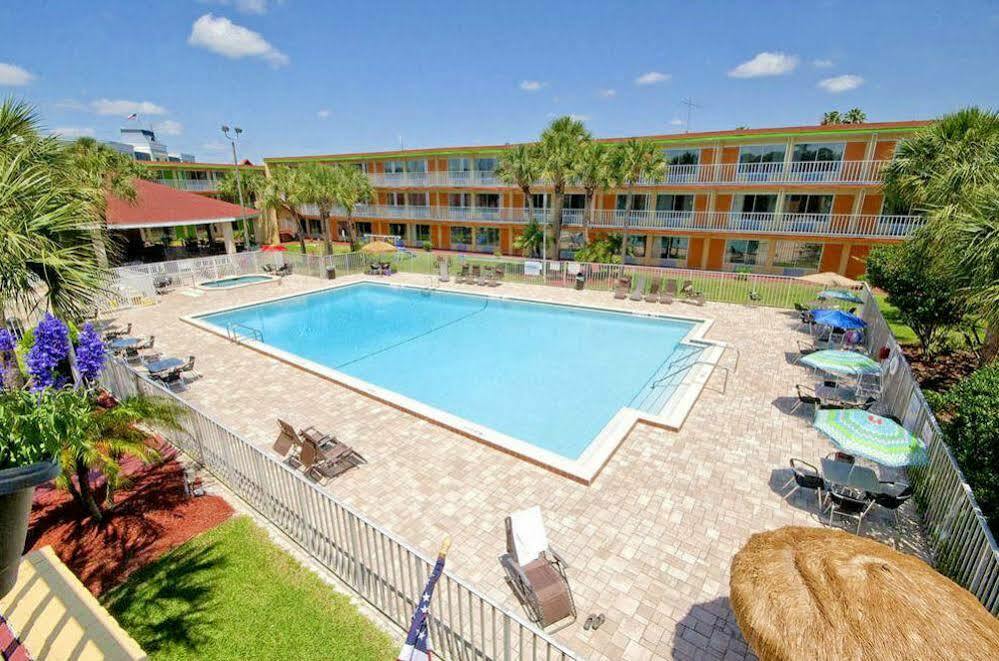 Roomba Inn & Suites At Old Town Kissimmee Eksteriør billede